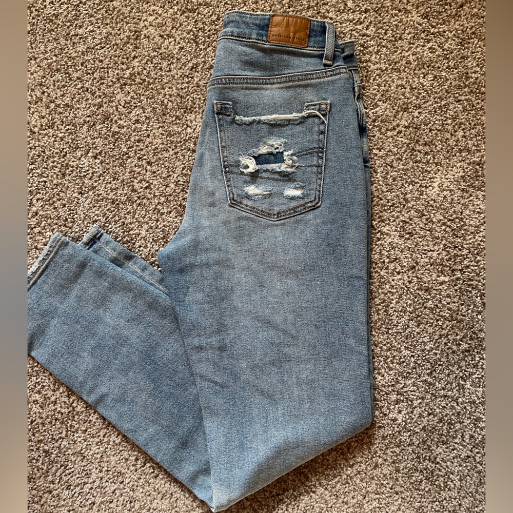 American Eagle Outfitters Distressed Blue Jeans - Picture 5 of 5